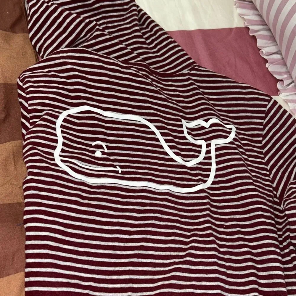 Vineyard vines boys burgundy tshirt hoodie sz S 8/10